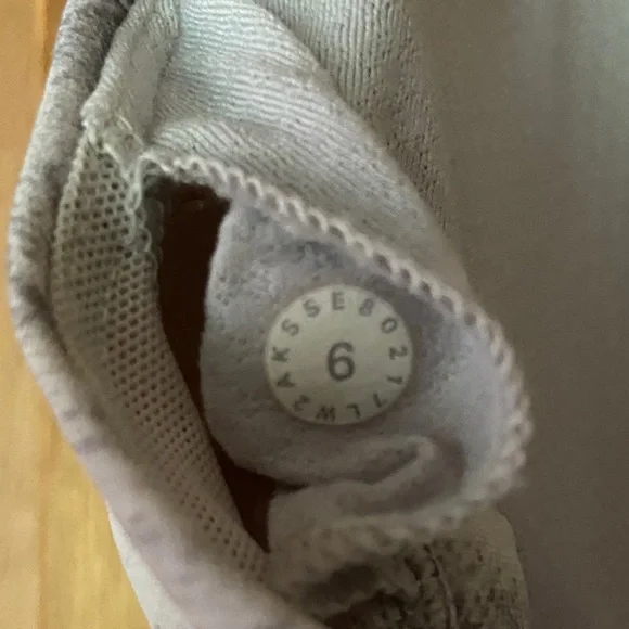 Lululemon Sports Bra Size 6 - Picture 3 of 5